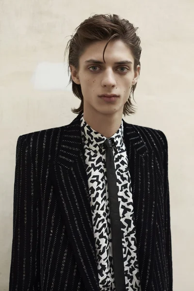 Look 18